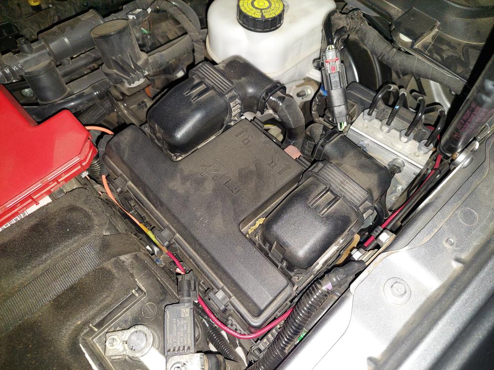 trs-3_ford_ranger_fuse_block_300.JPG