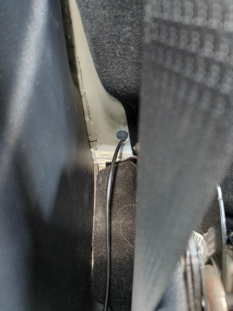 trs-3_ford_ranger_trail_comms_cb_antenna_900.JPG