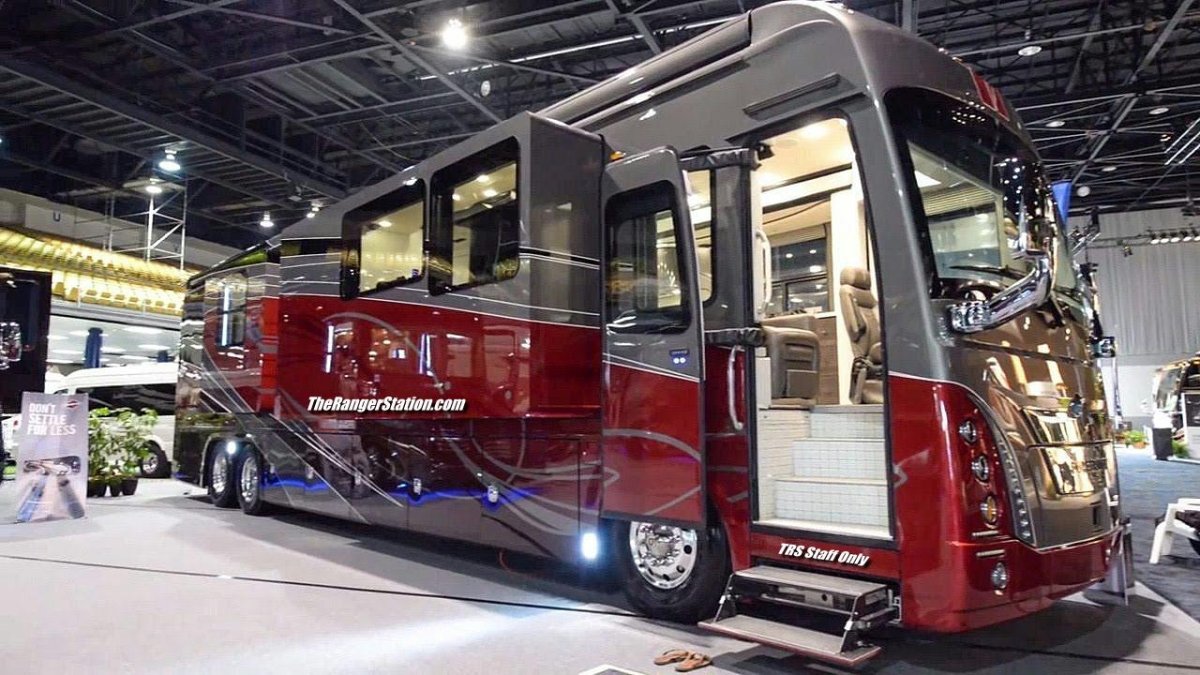 trs_command_vehicle.JPG