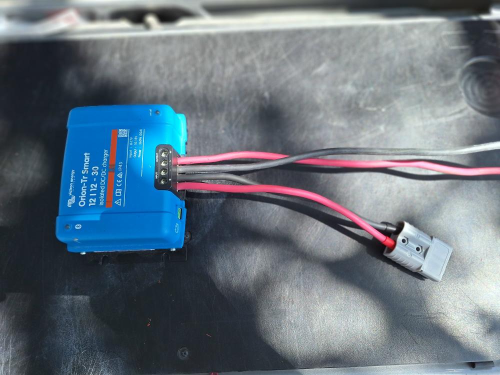 victron_dc_to_dc_charger.JPG