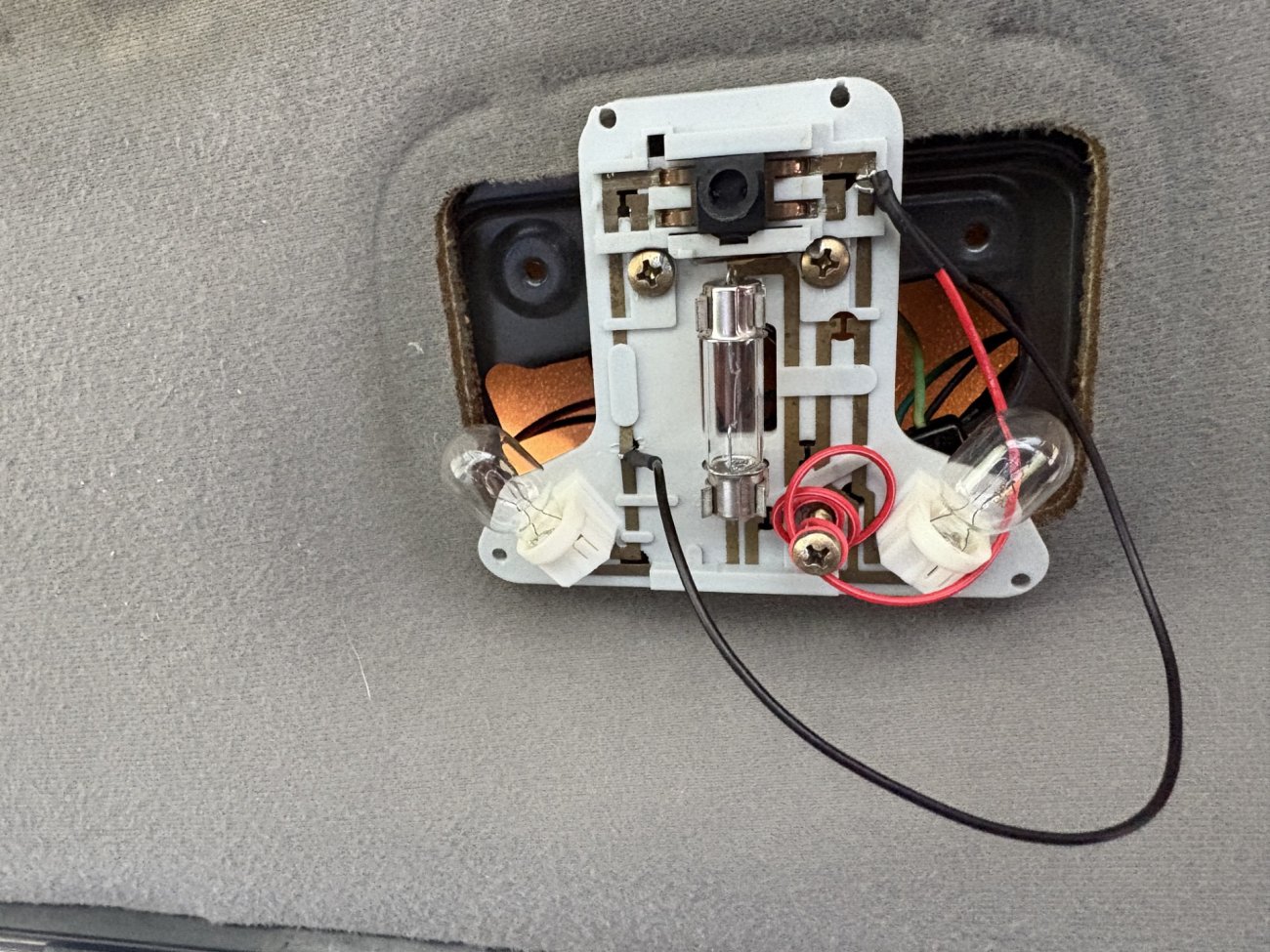 zzDome Light wires new 0.jpg