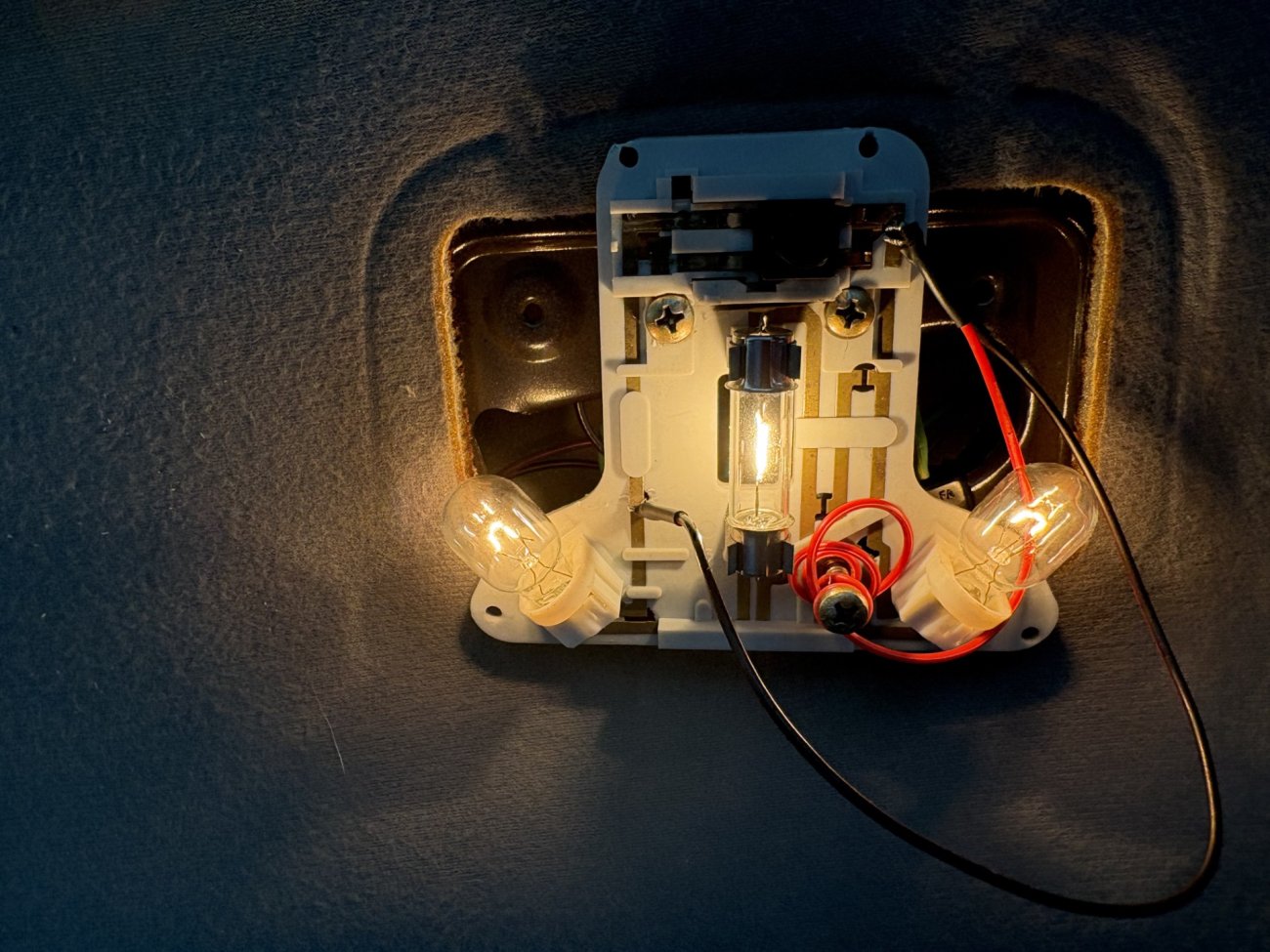 zzDome Light wires new 1.jpg