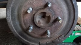 No leaks on brake drum.jpg