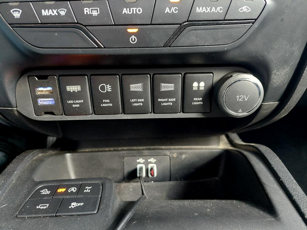 air-on-board_2021_ford_ranger_switch_panel_250.JPG