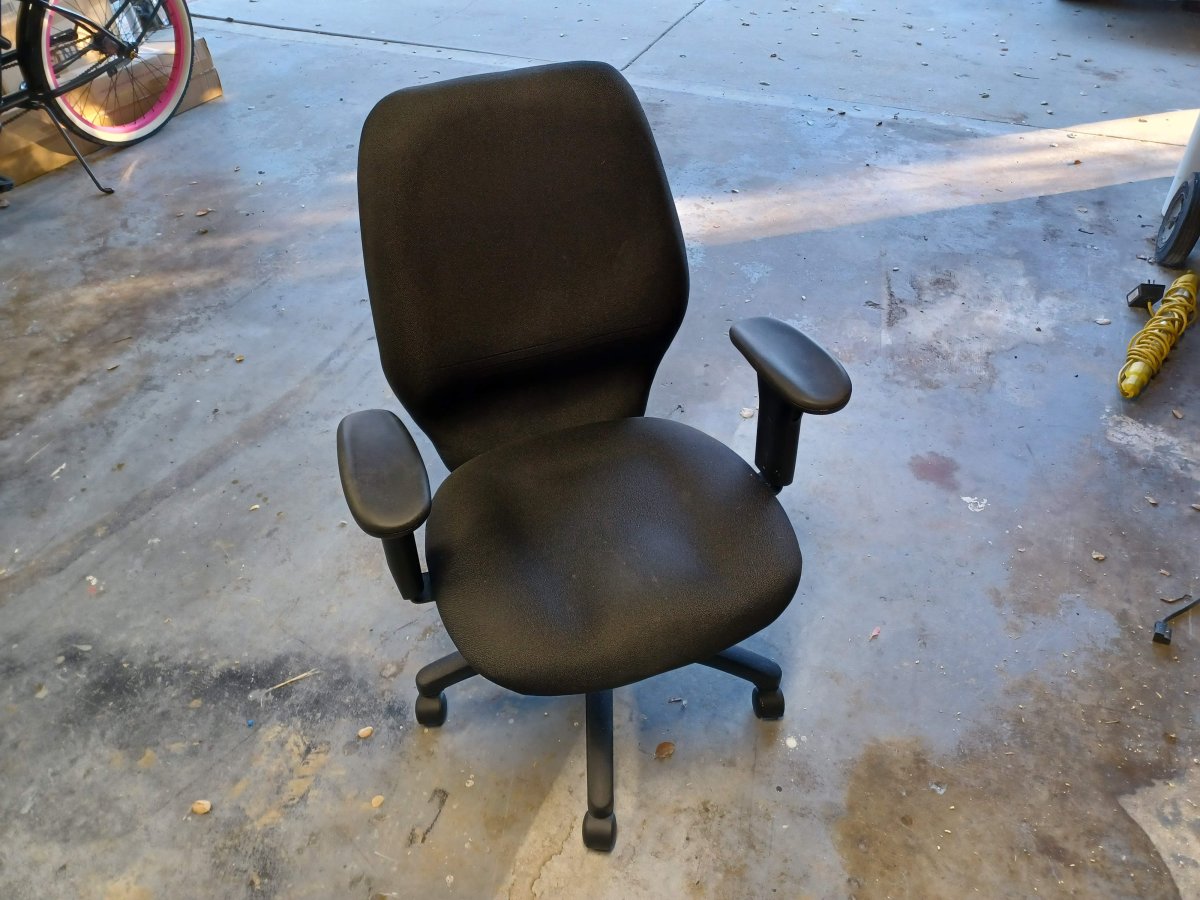 chair 1.jpg