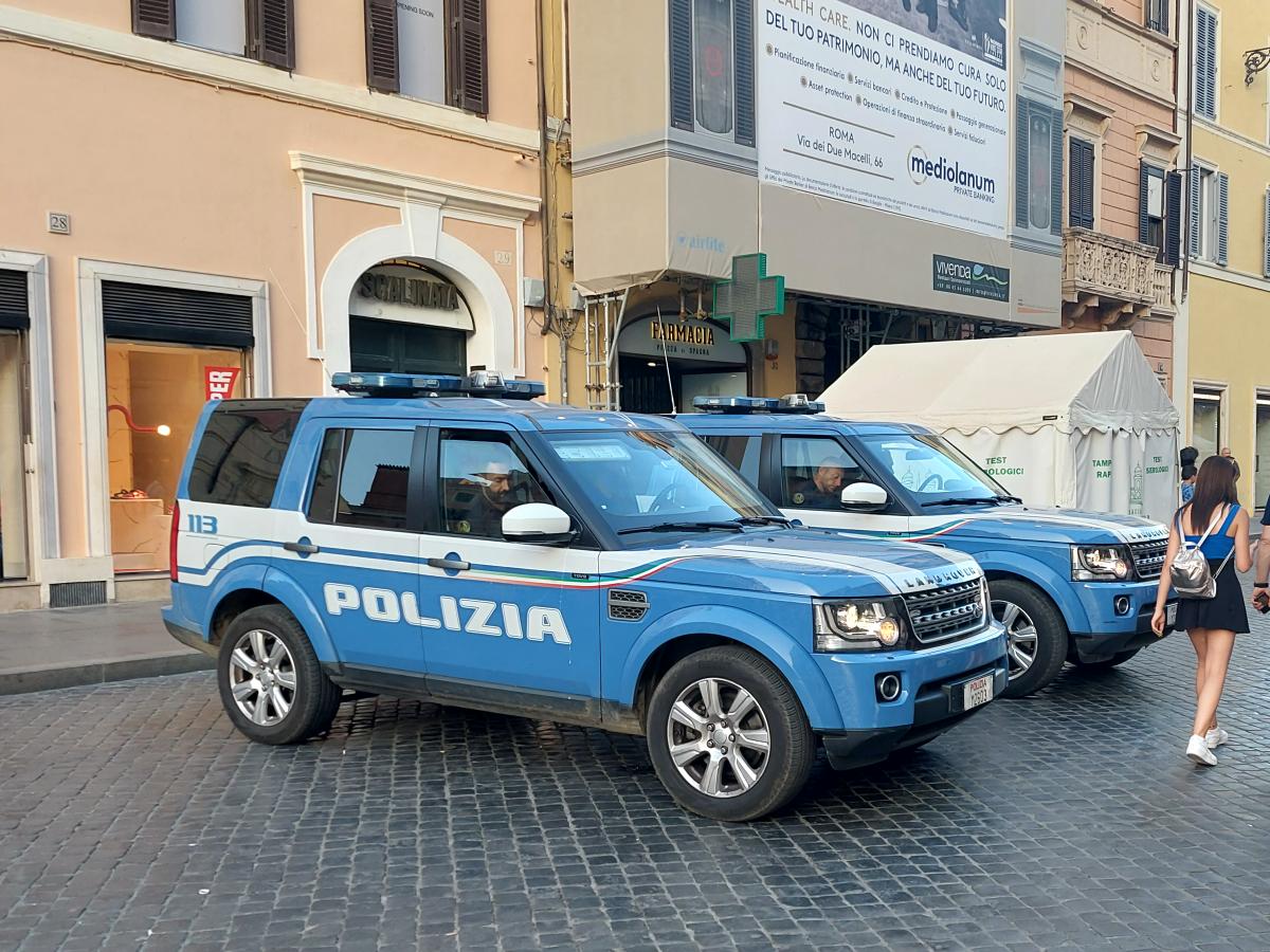 rome_italy_polizia.JPG