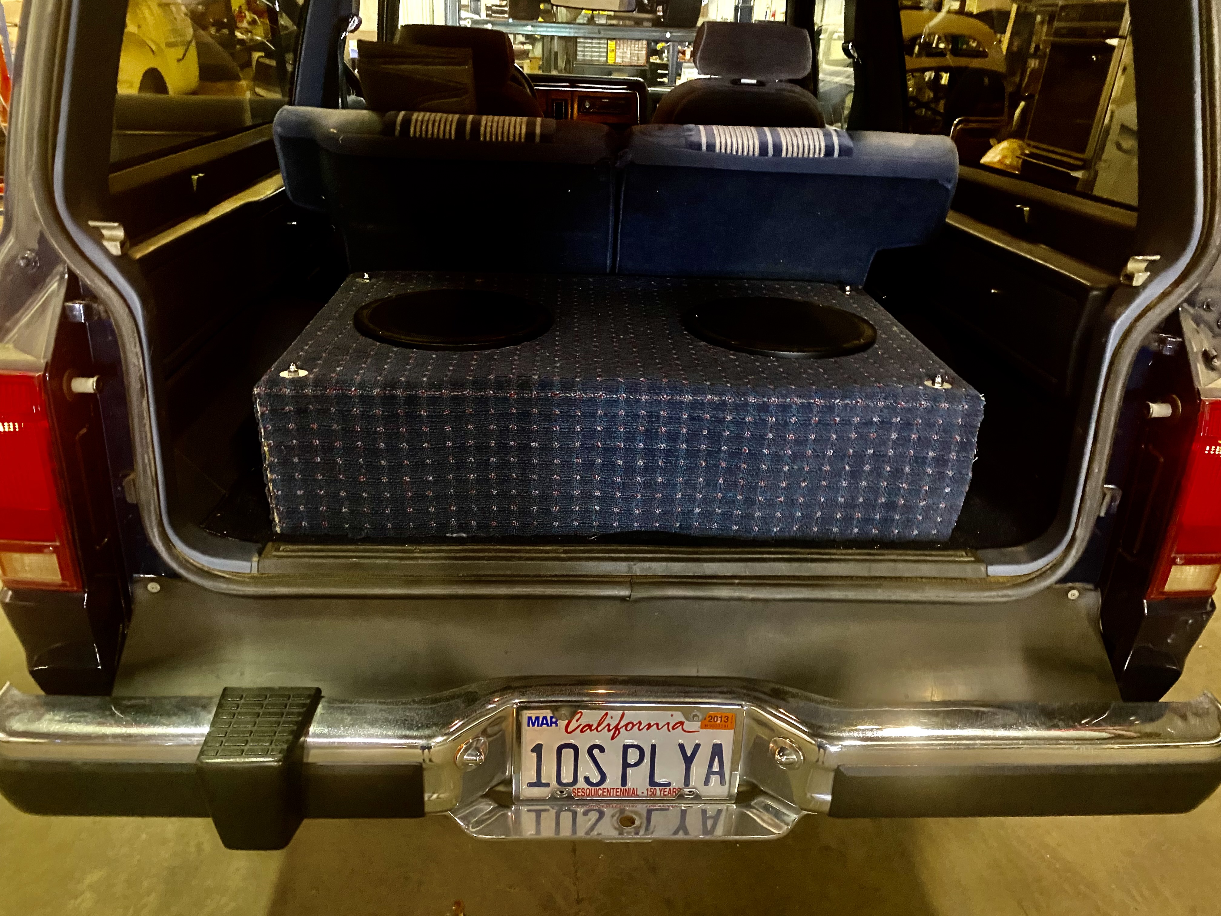 12" speakers, but I'd rather hear the engine...