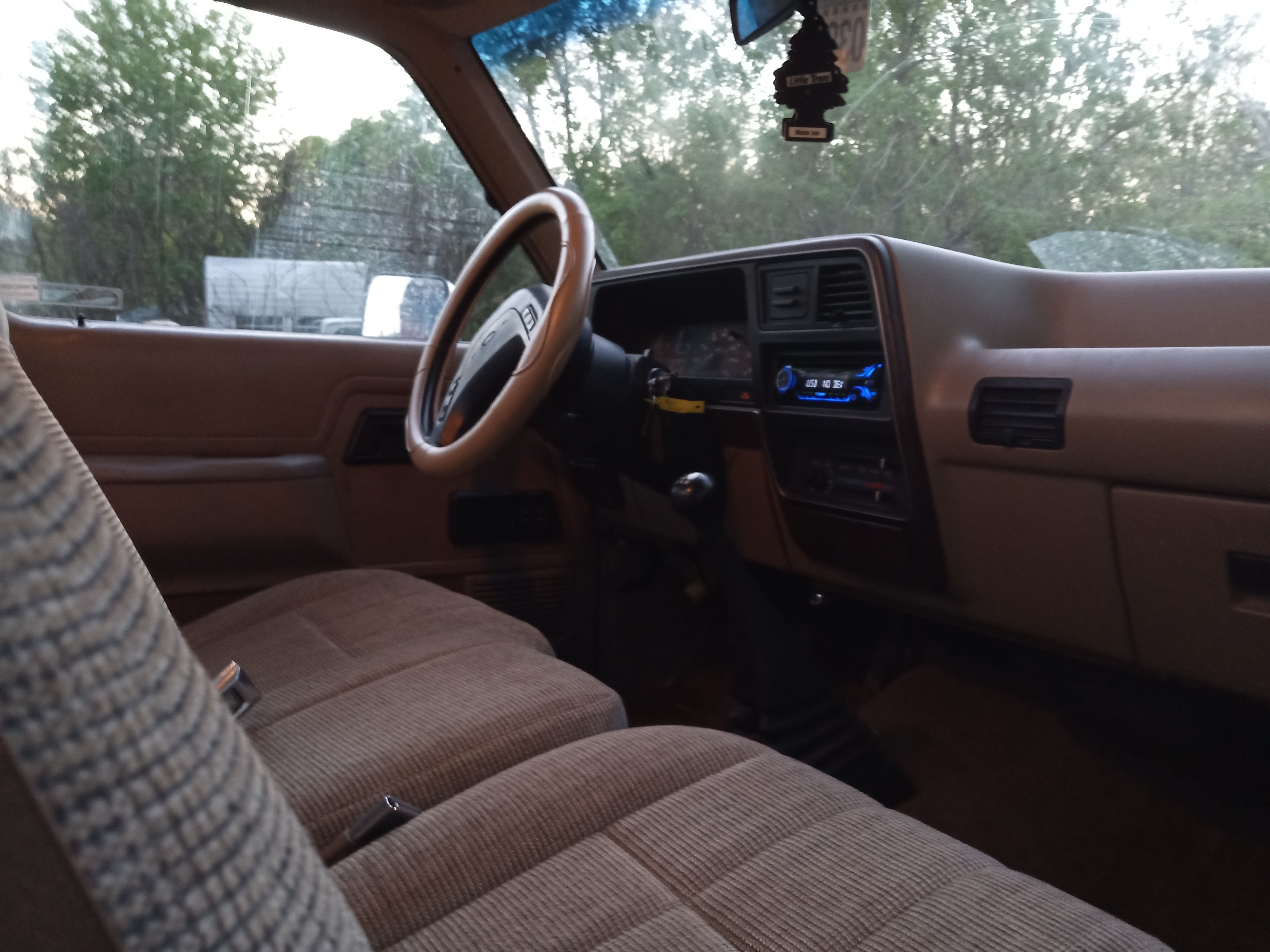 1989 Ranger XLT 4x4 V6.jpg