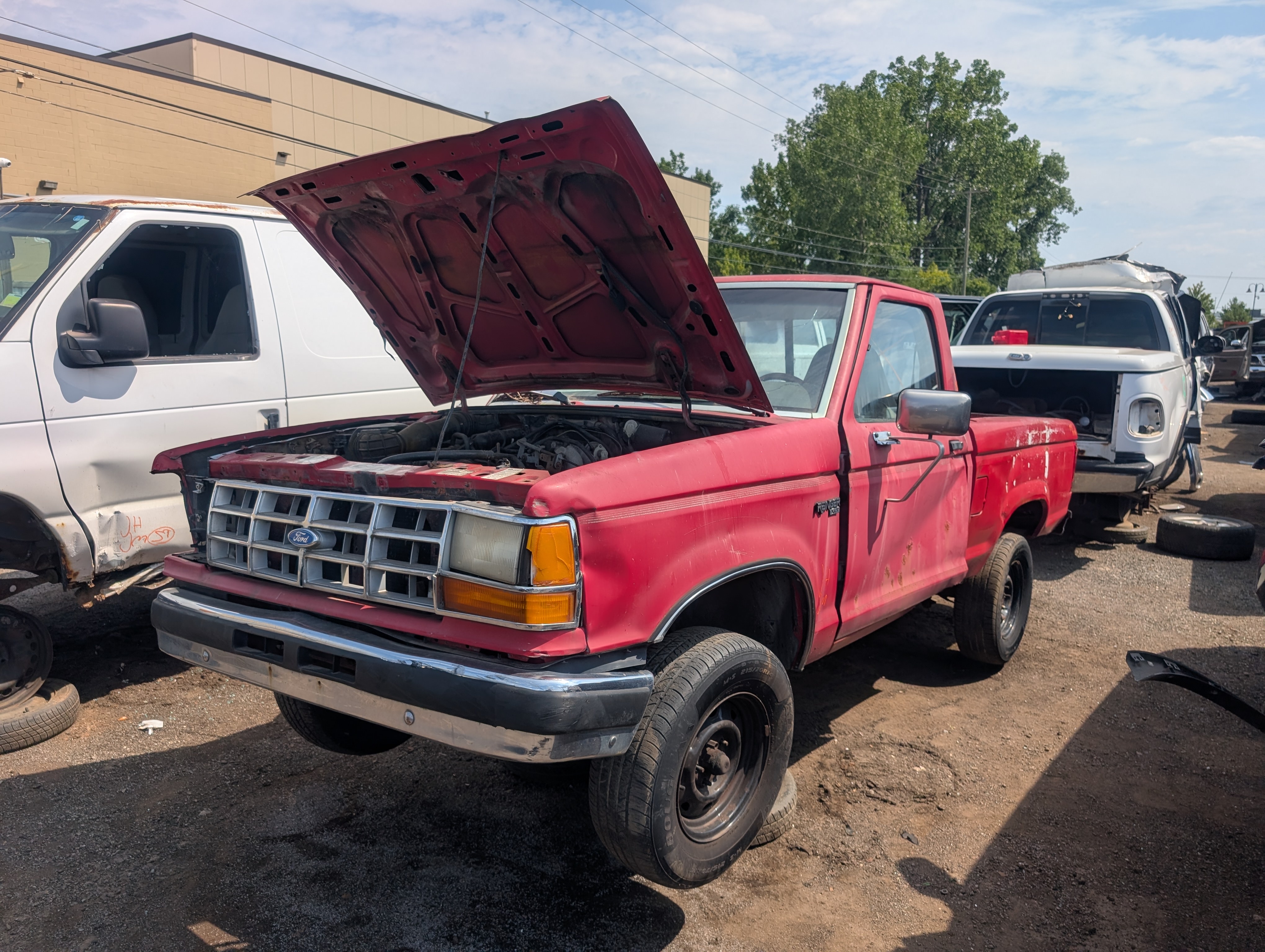 Detroit-area Junkyard Rangers - extremely pic-heavy