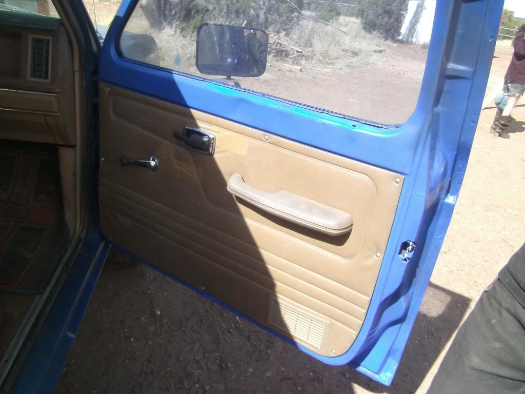 B2doorpanelsandemblems1.jpg