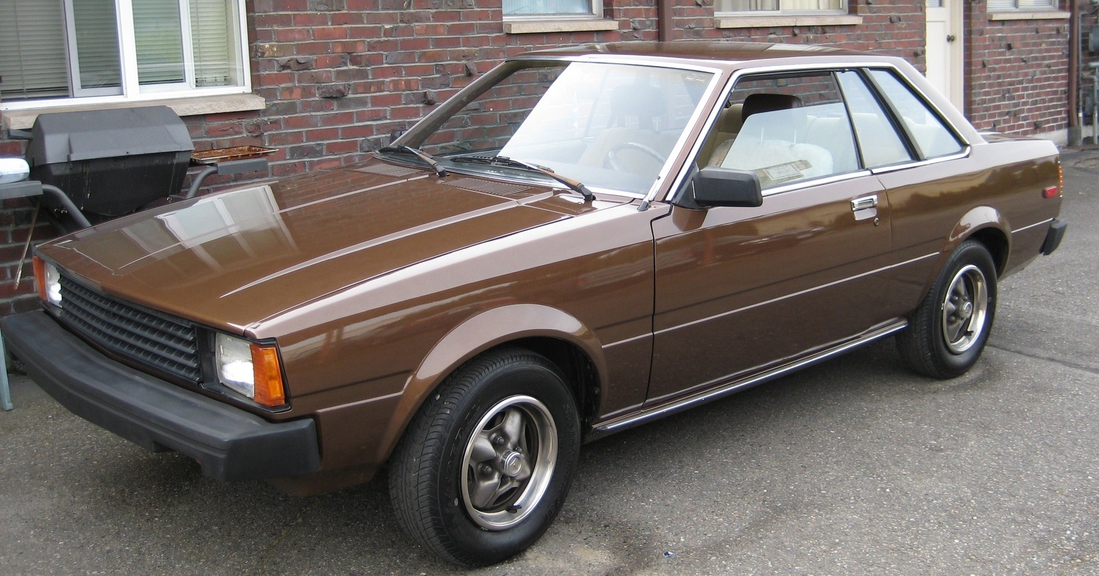 Toyota Corolla Questions - Need both tail lights, grill, hood, headlight  trim - CarGurus