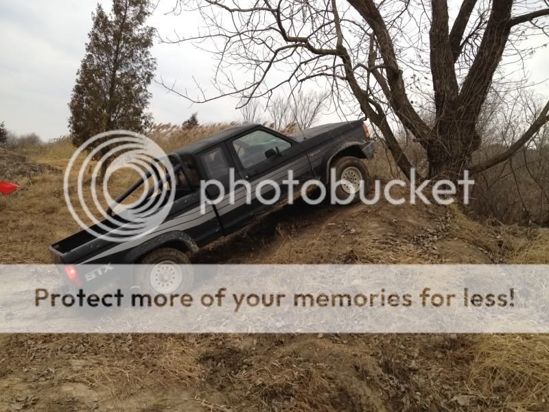 Offroading with some buddies... NOT 56K FRIENDLY!!!