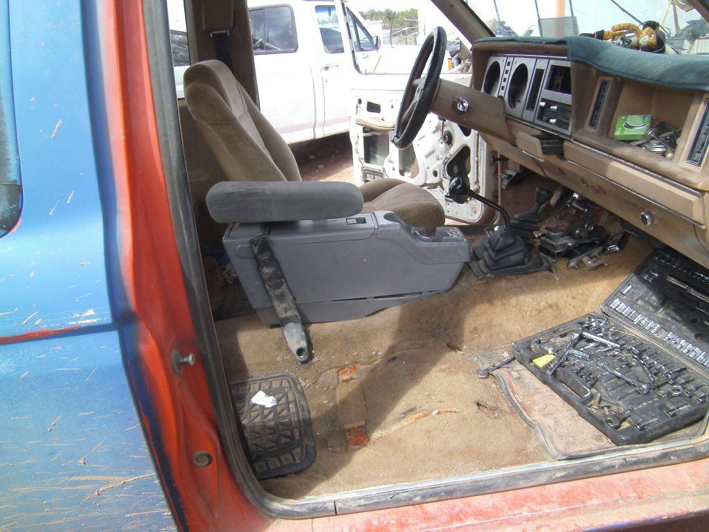 B2seatsandnewconsole8.jpg