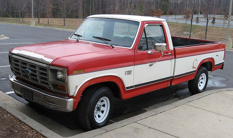 800px-7th-Ford-F150.jpg