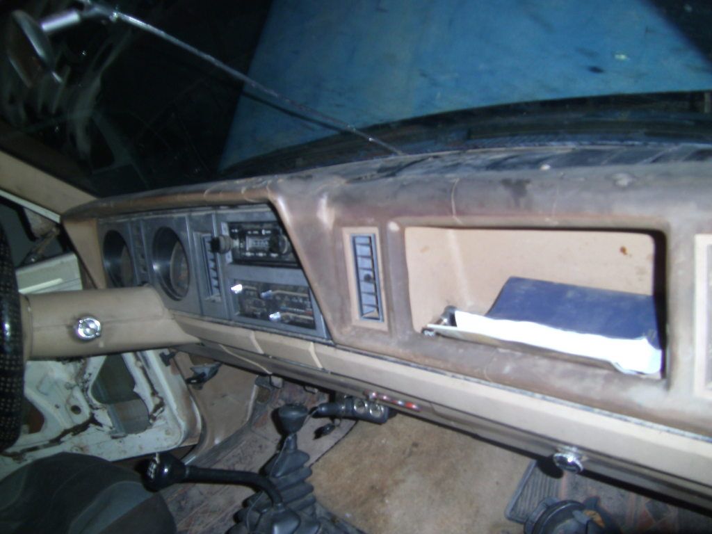 B2seatsandnewconsole11.jpg