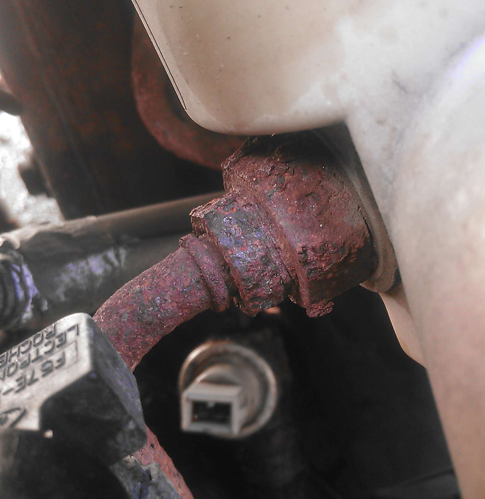 Power steering fluid leak from pressure switch wire connector