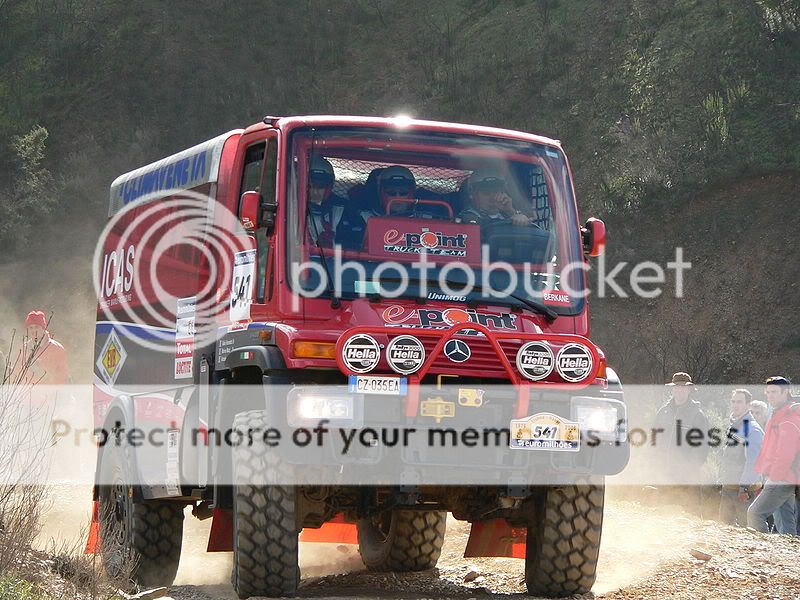 800px-Unimog_u500_dakar_2006.jpg