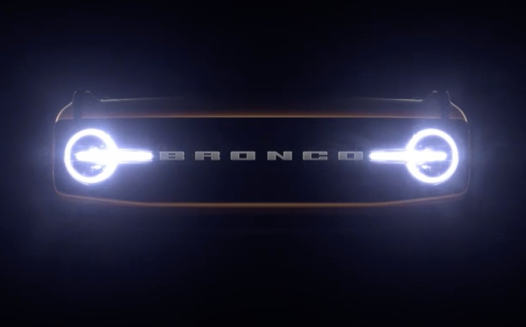 2021-Ford-Bronco-Grille-Headlights.jpeg