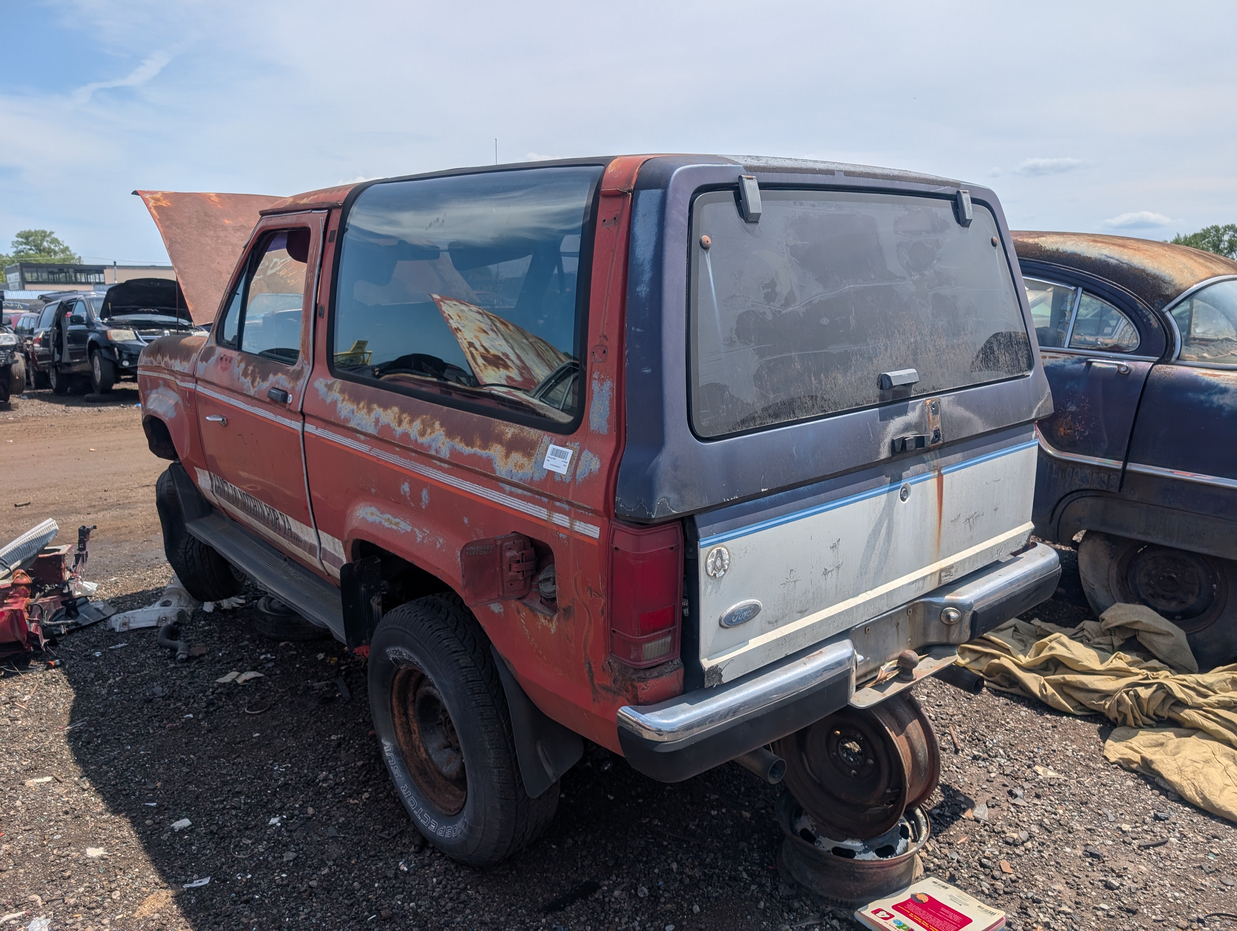 Detroit-area Junkyard Rangers - extremely pic-heavy