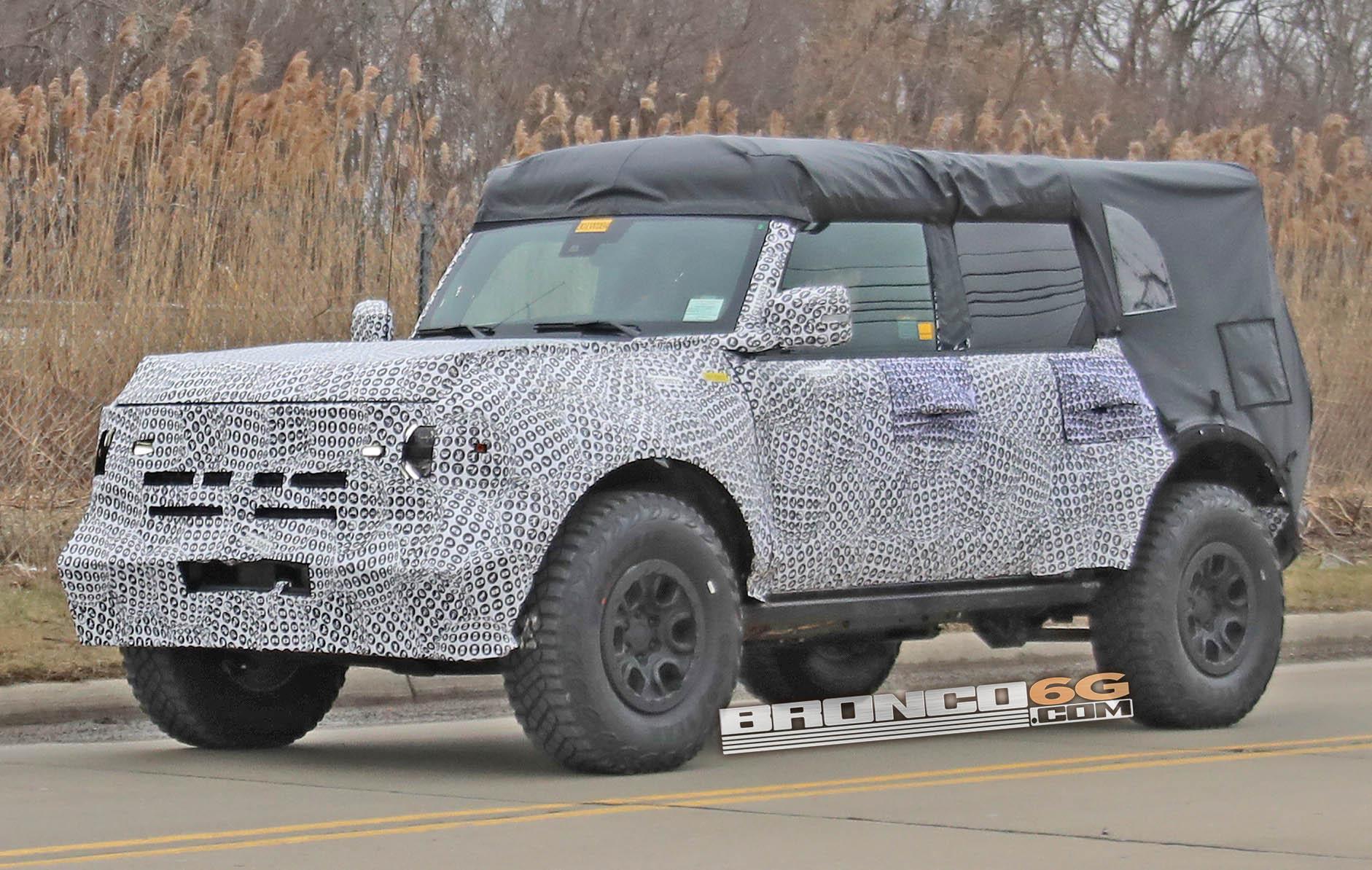 2021_Bronco_OffRoad_005.jpg