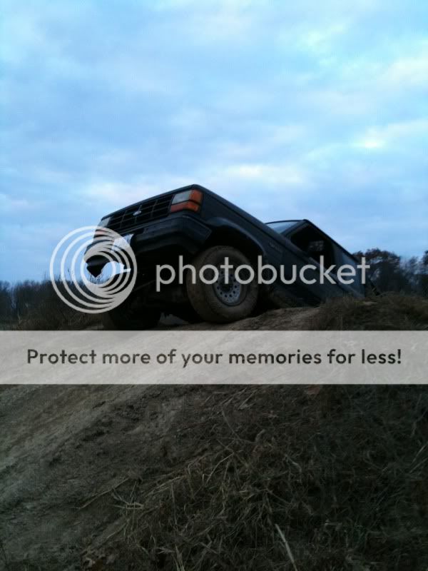 Offroading with some buddies... NOT 56K FRIENDLY!!!