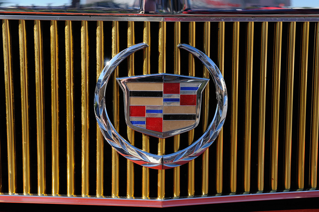 411672287_YJ6YF-XL.jpg