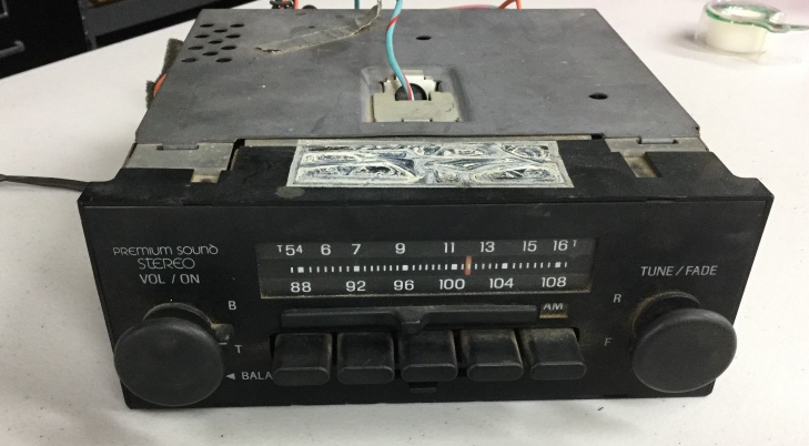 Stock radio with aux?