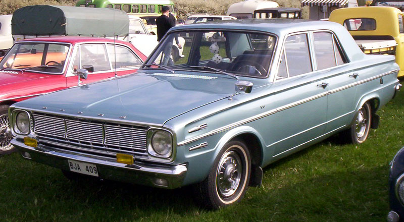 Dodge_Dart_4-Door_Sedan_1966.jpg