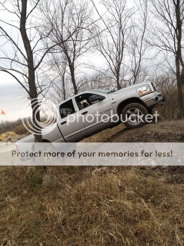 Offroading with some buddies... NOT 56K FRIENDLY!!!