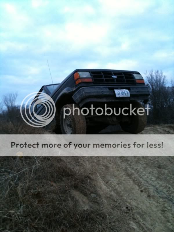 Offroading with some buddies... NOT 56K FRIENDLY!!!