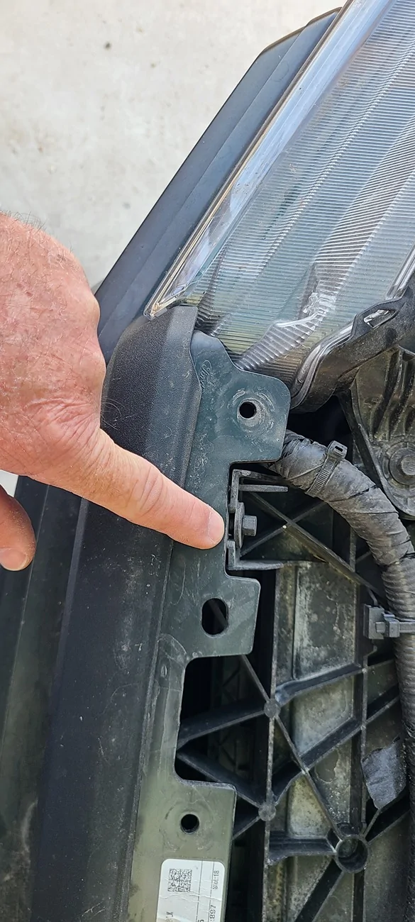 Ford Ranger Ranger raptor grill on a regular ranger, with pics 20260204_093402