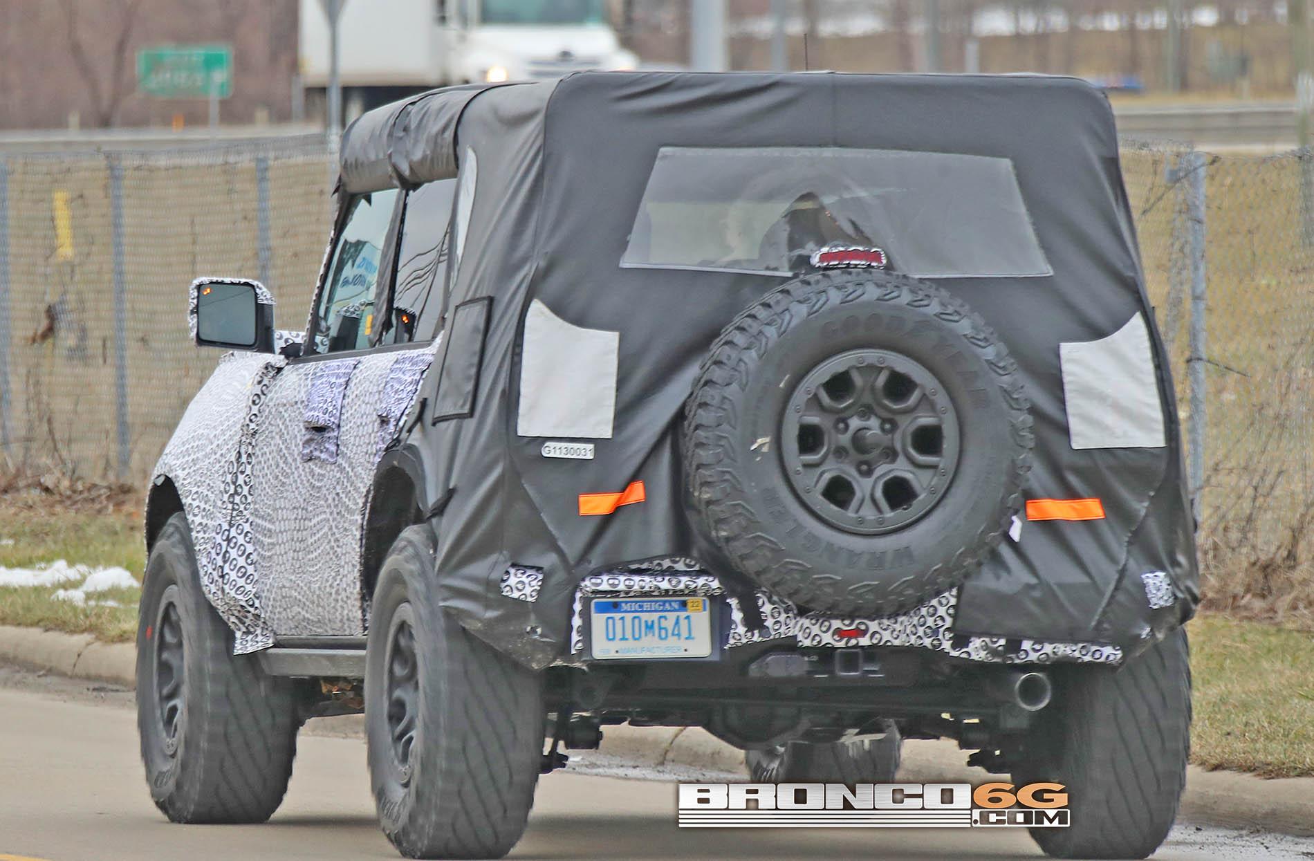 2021_Bronco_OffRoad_017.jpg