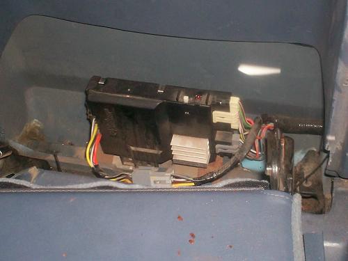 2002 Ford explorer 4x4 control module location