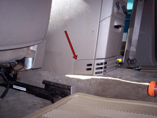 Remove / Install 2002-2005 Ford Explorer Center Console - The Ranger