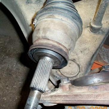 Replacing Excluder Dust Seal - 1998-2001 Front Axle - The Ranger Station