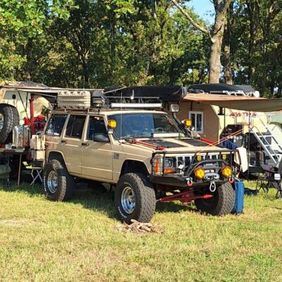 Jeep Cherokee overlanding