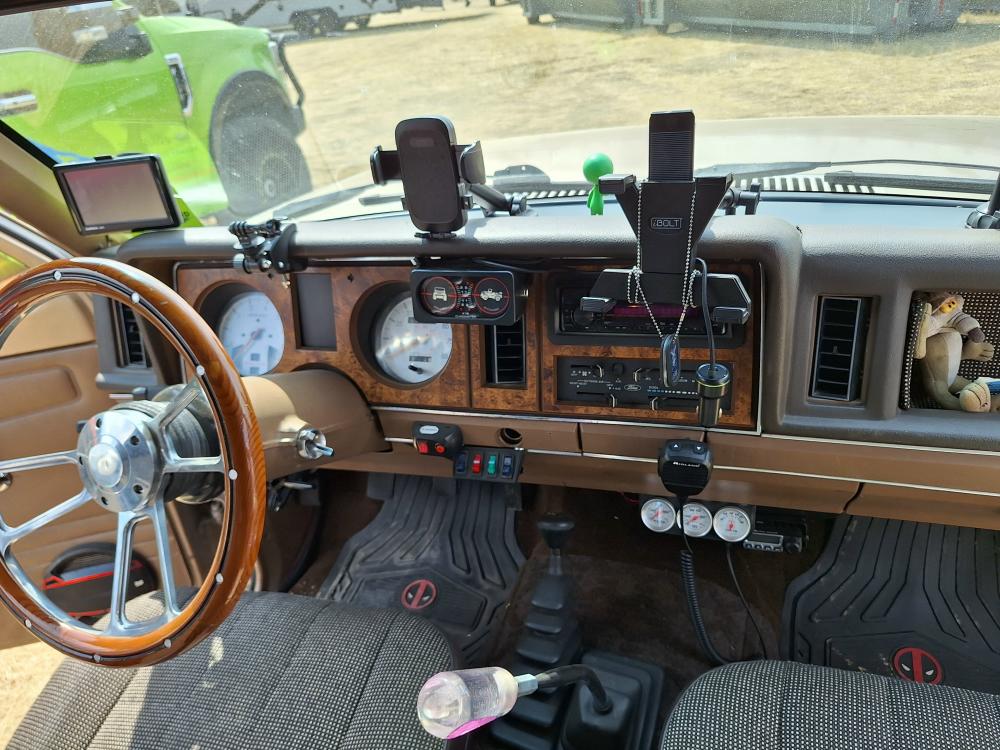 Interior of Rick Gonzalez’s 1987 Ford Ranger 4x4 Overlander.