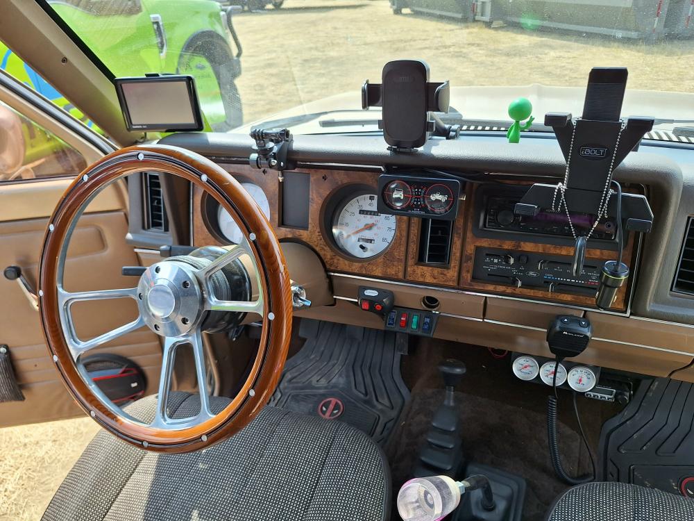 Interior shot of Rick Gonzalez 1987 Ford Ranger 4x4 Overlander - Photo 2
