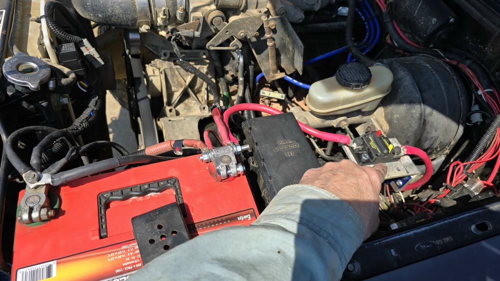 circuit breaker / battery disconnect