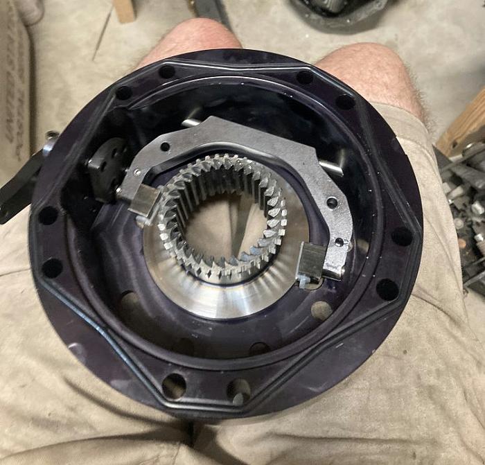 insert shift hub into the shifting swivel block