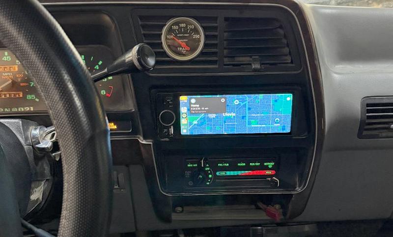 Analog Ford Ranger with modern head unit