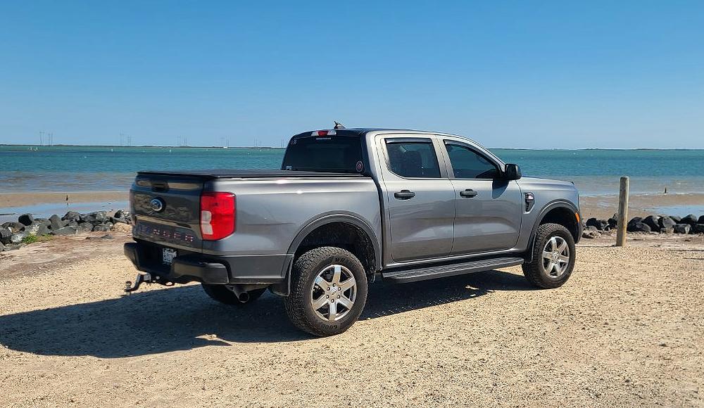 Ford Ranger bed step - 340