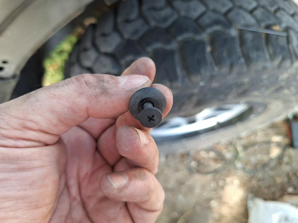 fender flare push pin type of retainer