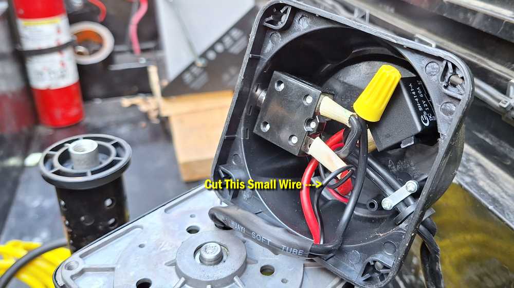 Showing which wire to cut