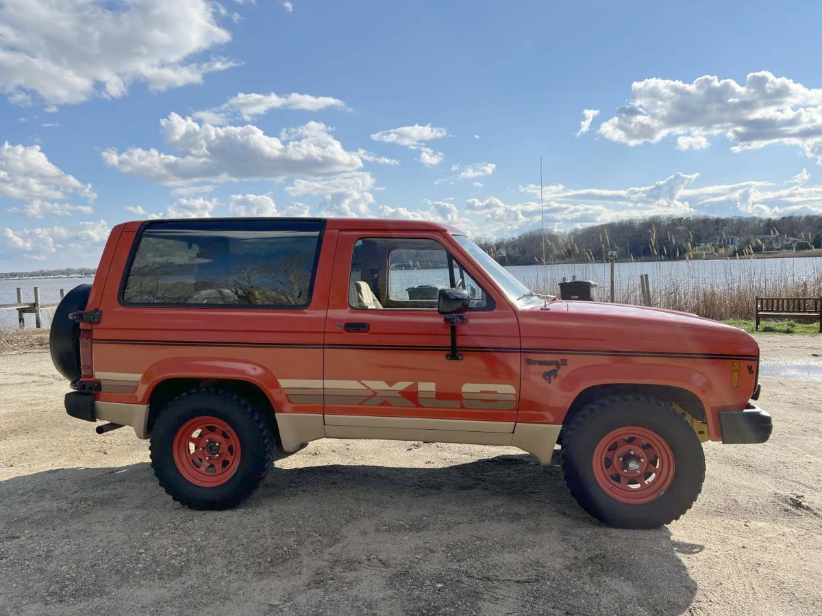 1984 Ford Bronco II XLS - Passenger Side