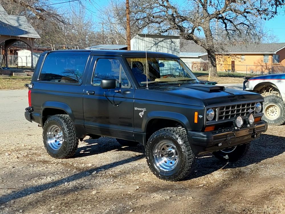 1984 Ford Bronco II XLS B2 Marauder right front and XLS ghost stripes