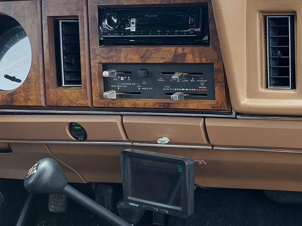 Bronco II Pioneer stereo and rear-view camera monitor