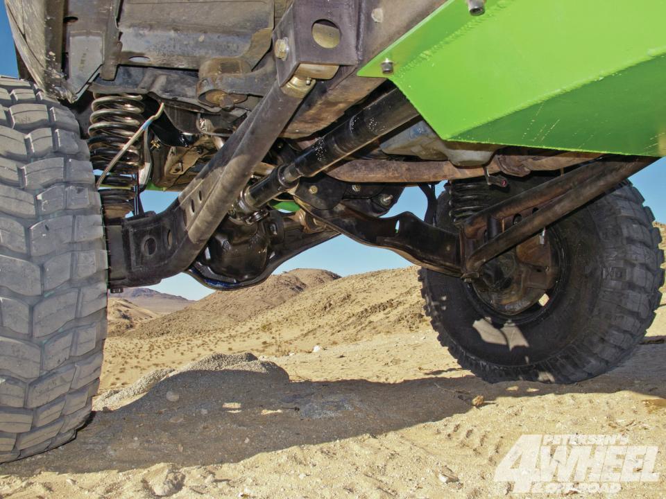 King of The Hammers Ford Bronco II Dana 44 TTB front suspension, extended radius arms, and skid plate