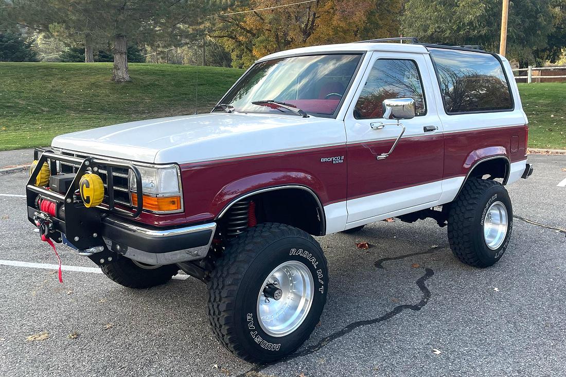 1989 Ford Bronco II With Brush Guard & Winch