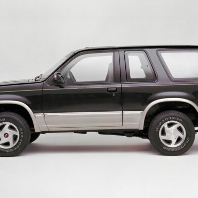 1990 Ford Bronco II concept prototype UN46 drivers side